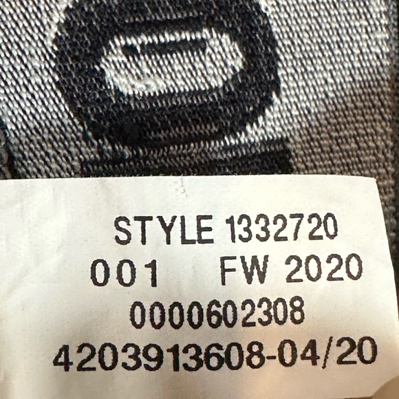 Under Armour black long underwear Boy Sz YXS, EUC. Grey elastic band waist - Picture 9 of 11